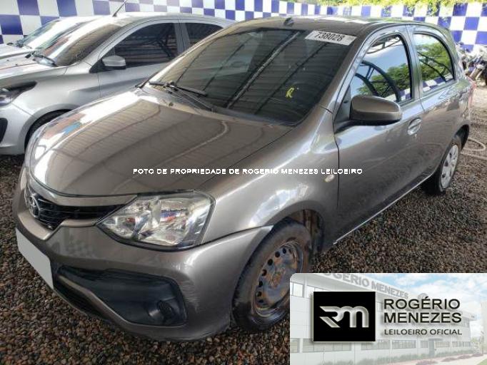 TOYOTA ETIOS 18/18