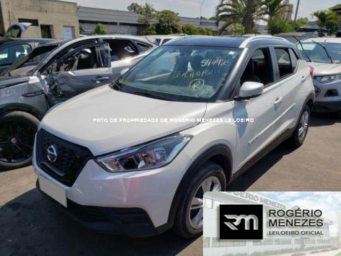 NISSAN KICKS 20/20