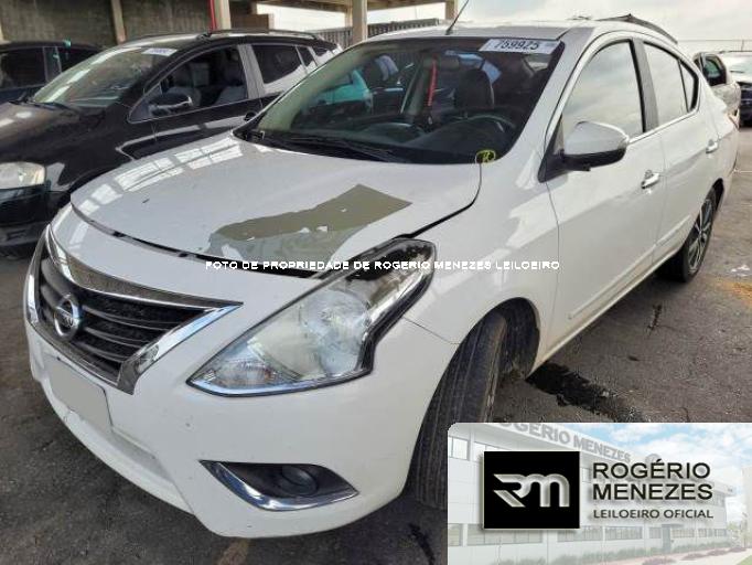 NISSAN VERSA 18/18