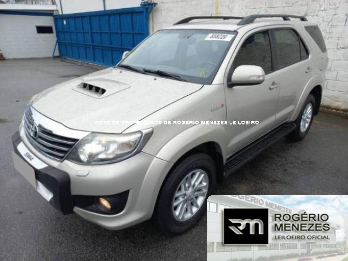 TOYOTA HILUX SW4 13/14