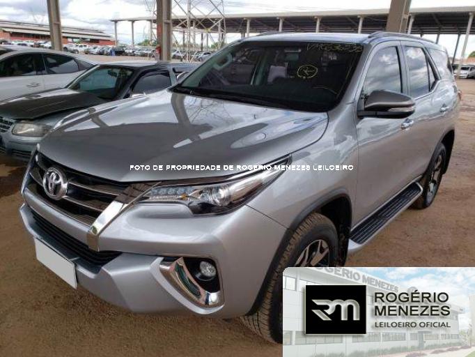 TOYOTA HILUX SW4 16/16